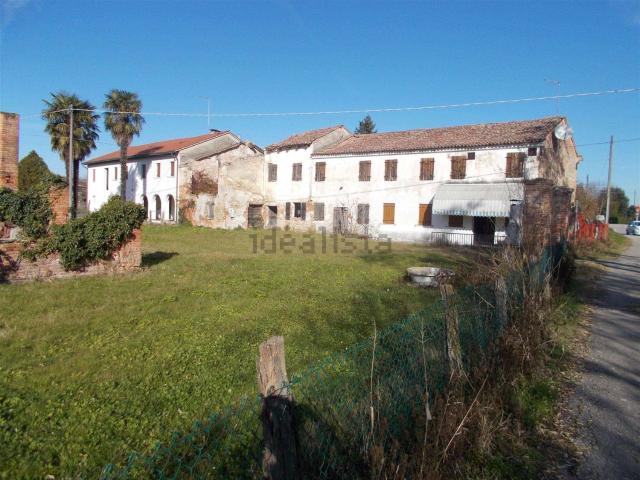Rustici e casali in vendita di 340 m²