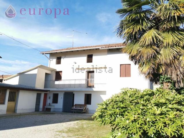 Rustici e casali in vendita di 340 m² in Via Canonica