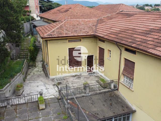 Rustici e casali in vendita di 3555 m² in Via Galignani, 42