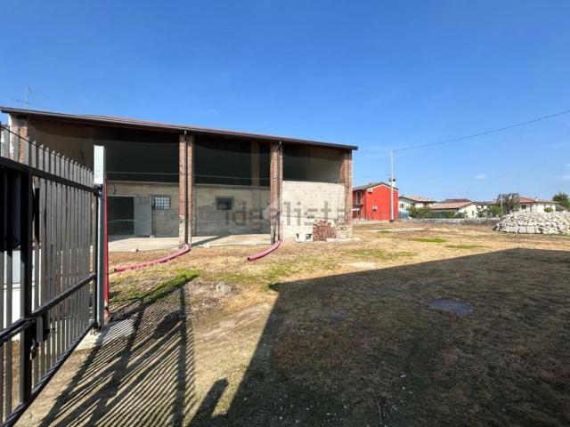 Rustici e casali in vendita di 355 m²