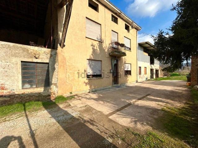 Rustici e casali in vendita di 356 m²