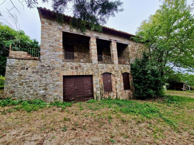 Rustici e casali in vendita di 356 m² in Località Casemasce