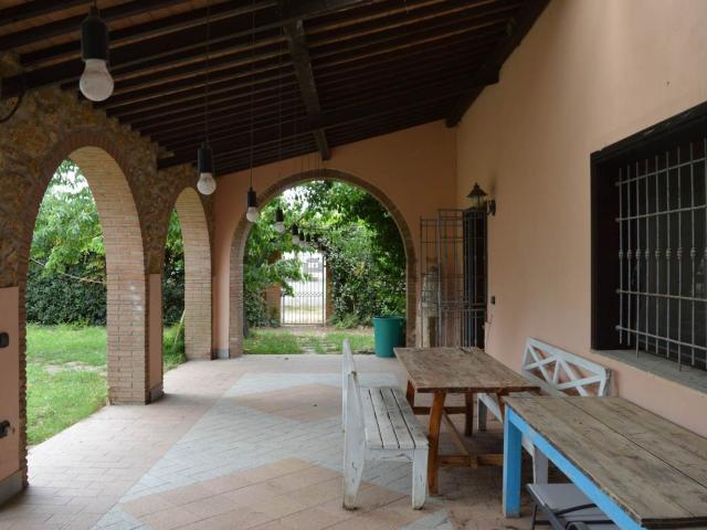 Rustici e casali in vendita di 359 m² in Strada Statale 1