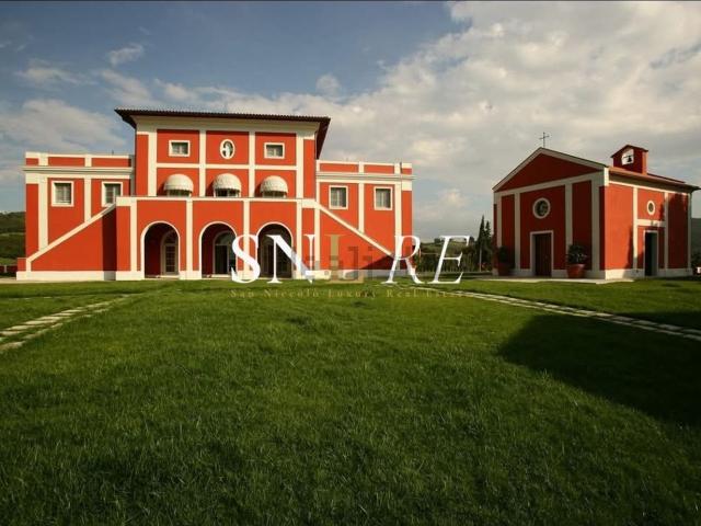 Rustici e casali in vendita di 3500 m² in Via Muratella