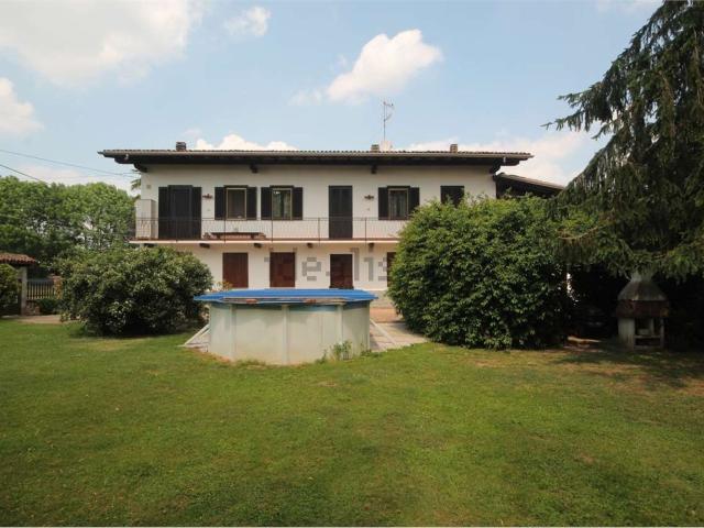 Rustici e casali in vendita di 350 m²