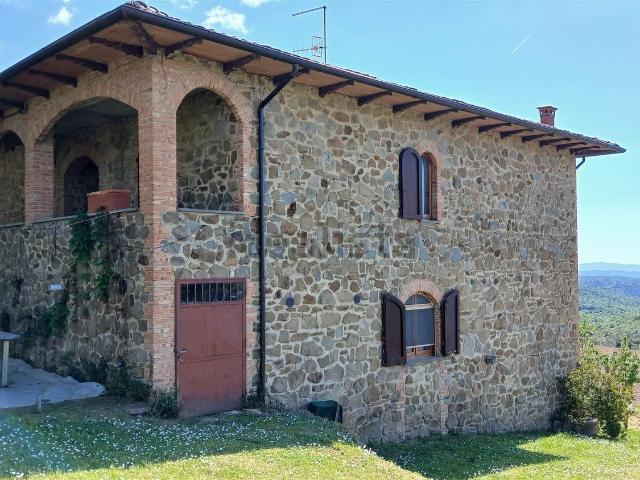 Rustici e casali in vendita di 350 m²