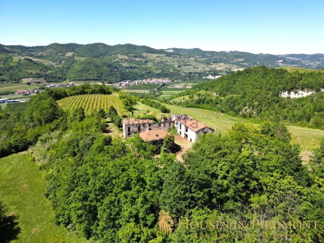 Rustici e casali in vendita di 350 m²