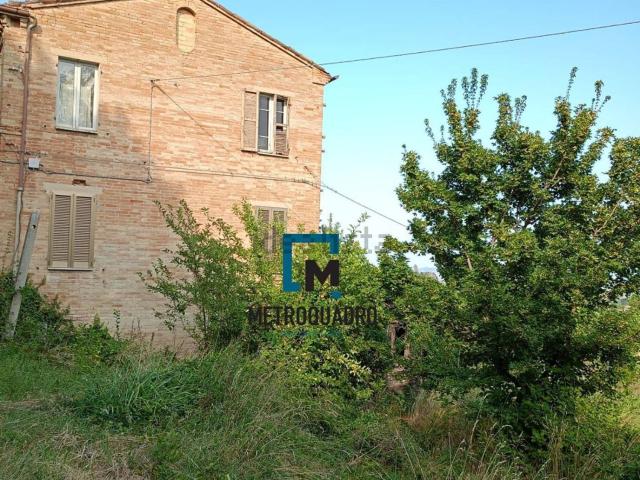 Rustici e casali in vendita di 350 m²