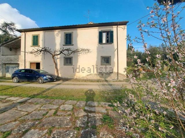 Rustici e casali in vendita di 350 m²