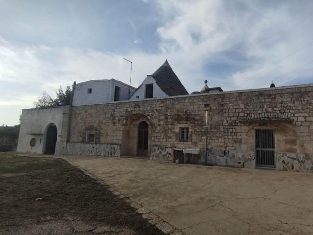 Rustici e casali in vendita di 350 m² in Contrada Capitolo