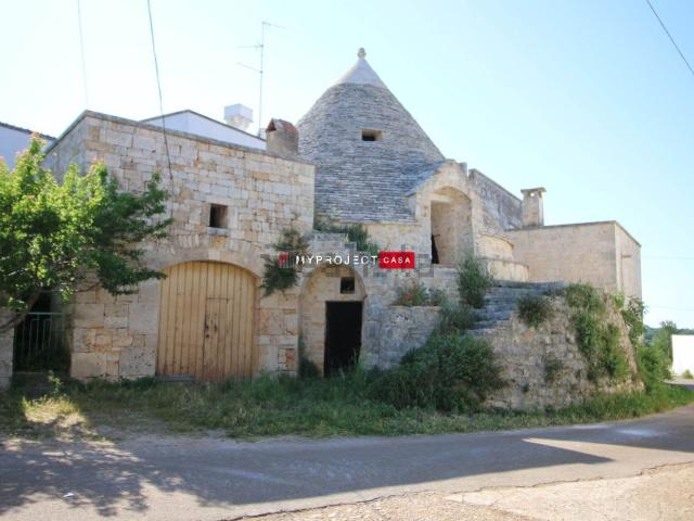 Rustici e casali in vendita di 350 m² in Strada Monaci