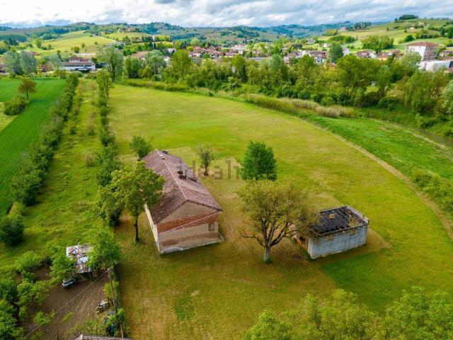 Rustici e casali in vendita di 350 m² in Strada Bossola, 14