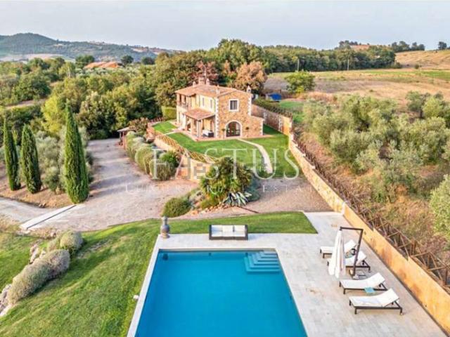 Rustici e casali in vendita di 350 m² in Strada Provinciale Aquilaia