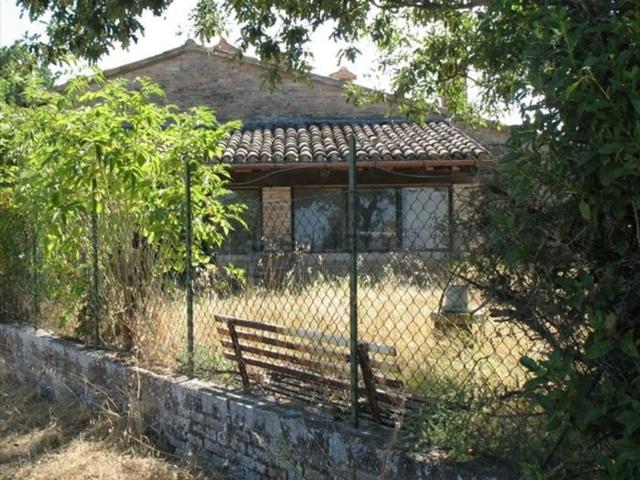 Rustici e casali in vendita di 350 m² in Strada Provinciale delle Cesane