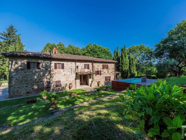 Rustici e casali in vendita di 350 m² in Strada Provinciale di Lucolena