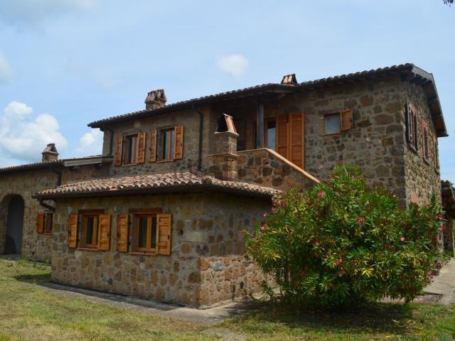 Rustici e casali in vendita di 350 m² in Strada Provinciale 131