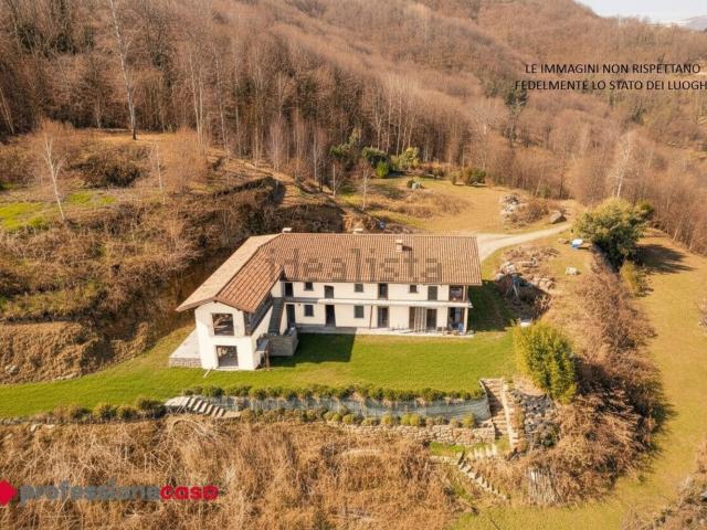 Rustici e casali in vendita di 350 m² in Via Massera, 56