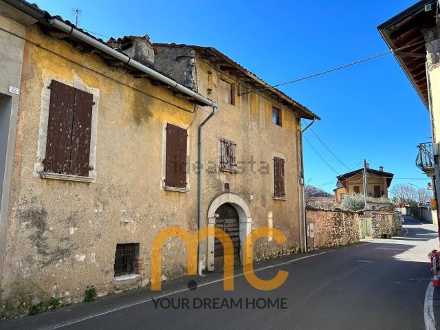 Rustici e casali in vendita di 350 m² in Via Camillo Benso Conte di Cavour, 20