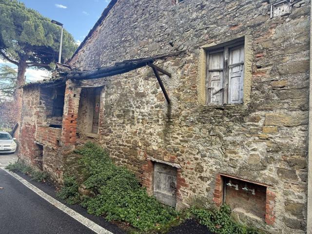 Rustici e casali in vendita di 350 m² in Via del Tribbio, 8