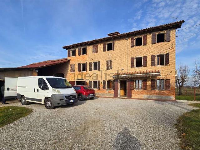 Rustici e casali in vendita di 350 m² in Via Guglielmo Marconi