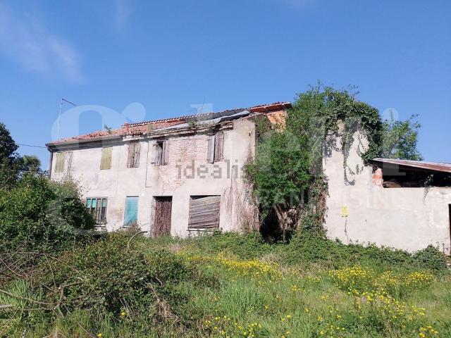 Rustici e casali in vendita di 350 m² in Via San Marco, 9