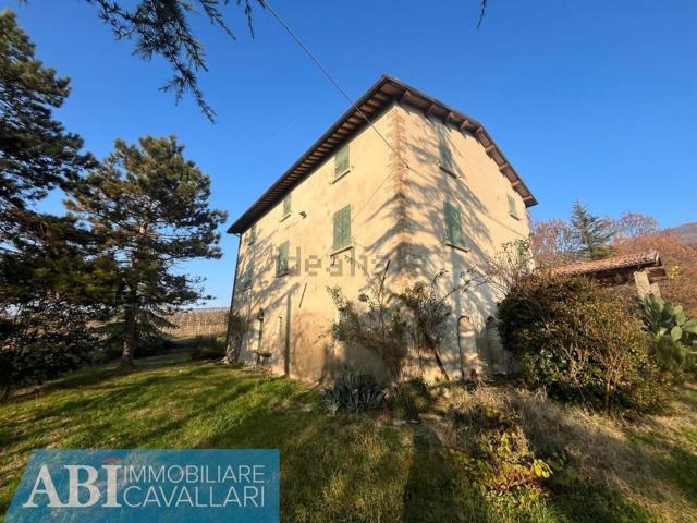 Rustici e casali in vendita di 350 m² in Via Scavignano, 51