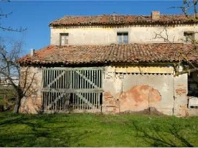 Rustici e casali in vendita di 350 m² in Via Torri, 57