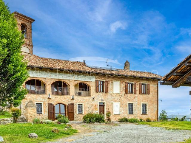 Rustici e casali in vendita di 350 m² in Via Voggiardi, 14