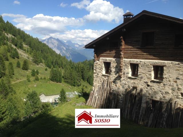 Rustici e casali in vendita di 353 m² in Via Foscagno
