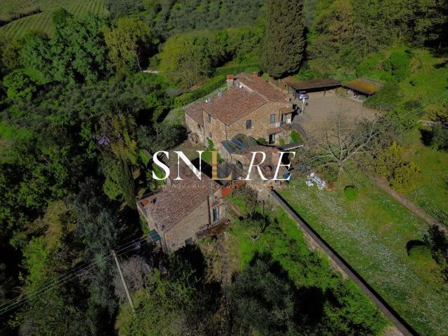 Rustici e casali in vendita di 364 m² in Via dei Bosconi