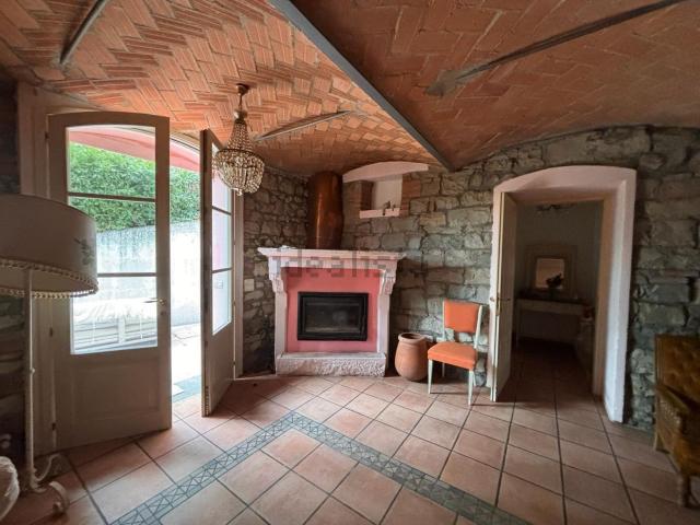 Rustici e casali in vendita di 365 m² in Via del Pretorio, 38