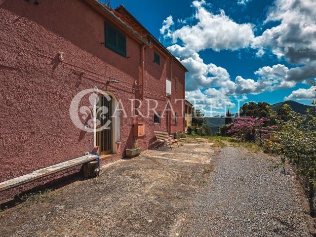 Rustici e casali in vendita di 365 m² in Via G. Matteotti