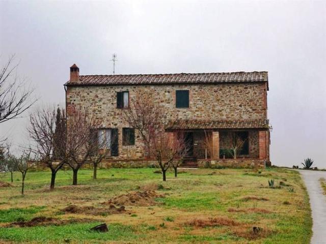 Rustici e casali in vendita di 360 m²