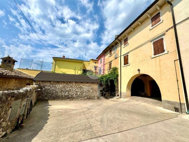 Rustici e casali in vendita di 360 m² in Località Braga