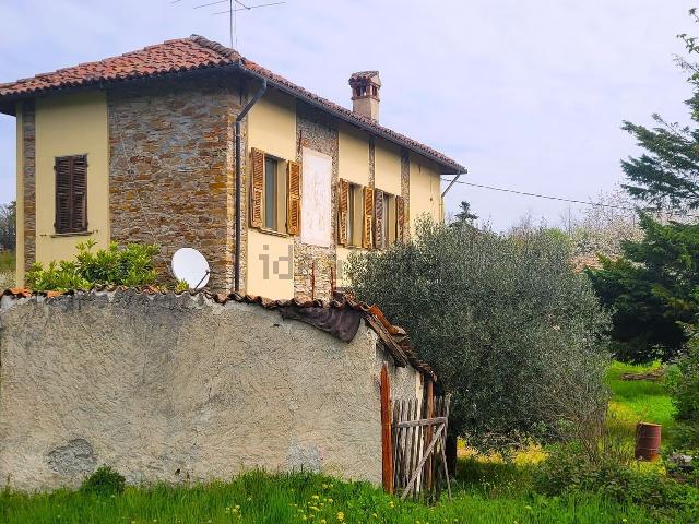 Rustici e casali in vendita di 360 m² in Strada Cappellette