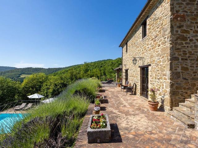 Rustici e casali in vendita di 374 m² in Via Camillo Benso Conte di Cavour, 4