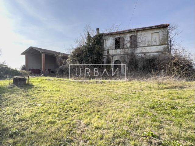 Rustici e casali in vendita di 376 m²