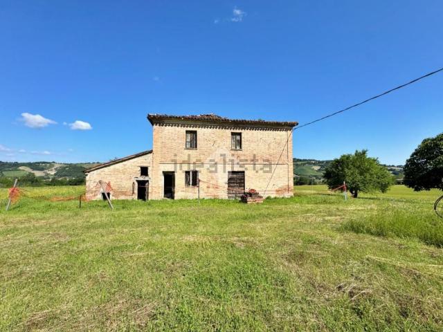 Rustici e casali in vendita di 377 m² in Via Pontevecchio, 1