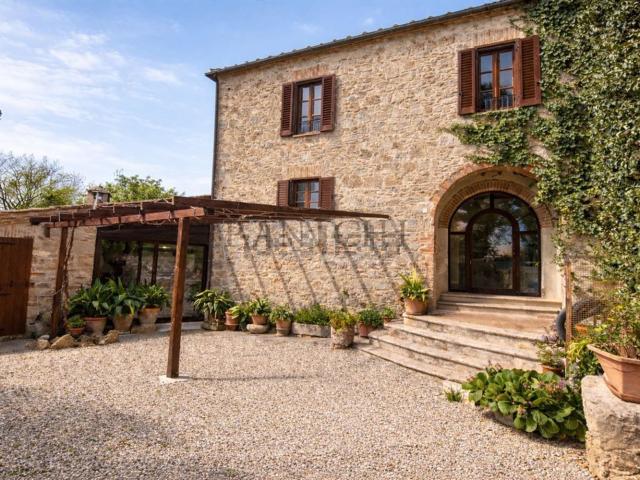 Rustici e casali in vendita di 212 m² in Via Alcide De Gasperi, 6