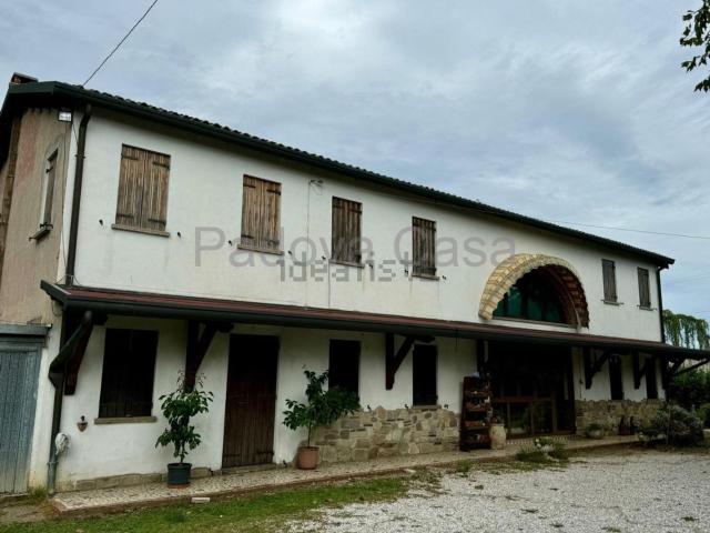 Rustici e casali in vendita di 370 m²