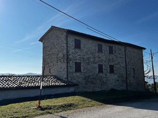 Rustici e casali in vendita di 370 m² in Località Pieve di Compresseto