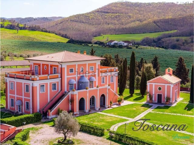 Rustici e casali in vendita di 3732 m² in Via Roma, 1