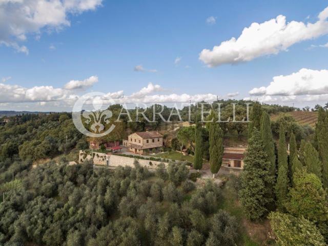 Rustici e casali in vendita di 373 m² in Strada della Paolina, 10