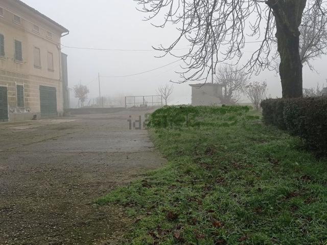 Rustici e casali in vendita di 385 m² in Frazione Fosseto