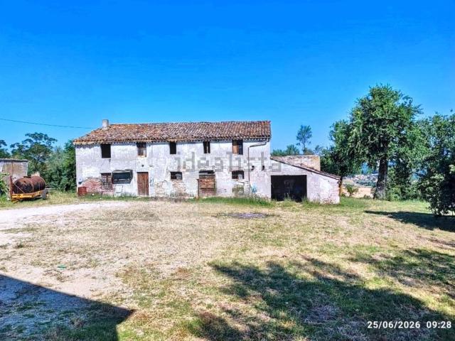 Rustici e casali in vendita di 385 m² in Via Forquini
