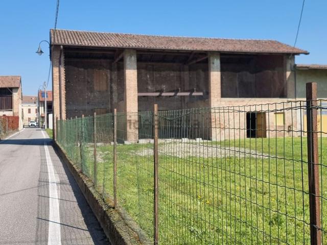 Rustici e casali in vendita di 386 m² in Via San Antonio
