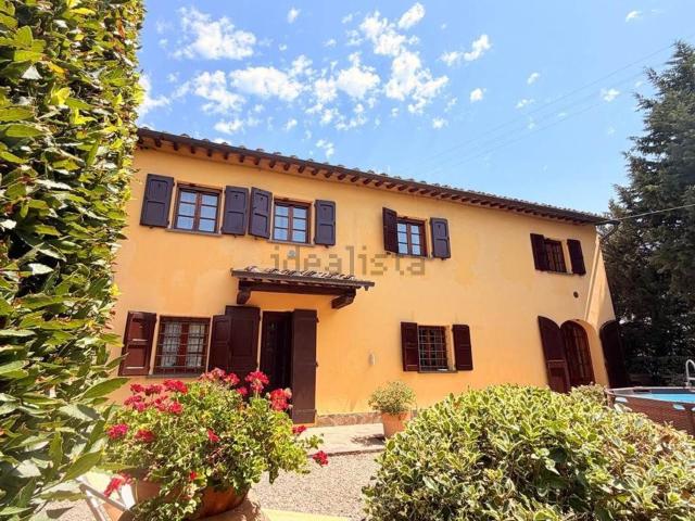 Rustici e casali in vendita di 388 m²