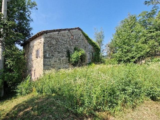 Rustici e casali in vendita di 380 m²