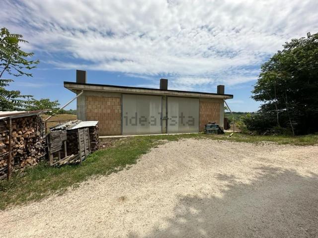 Rustici e casali in vendita di 380 m² in Contrada Malpensa