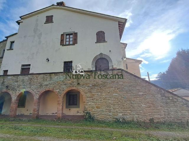 Rustici e casali in vendita di 380 m² in Strada Regionale 142
